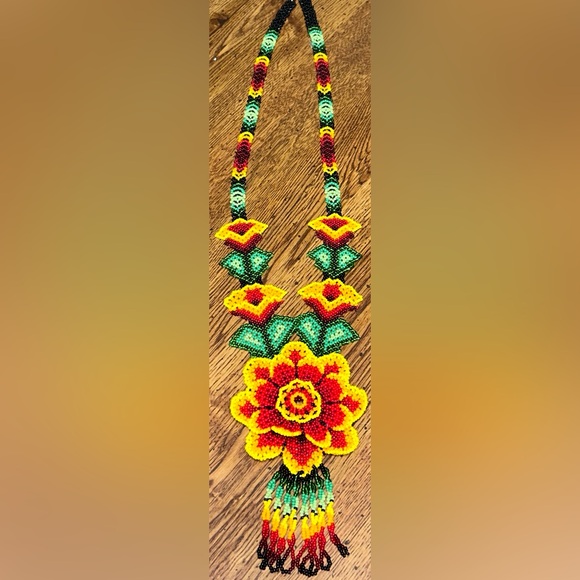 Artisan 3D Flower Blooming Sequence Glass Seed Bead Necklace - Picture 4 of 9